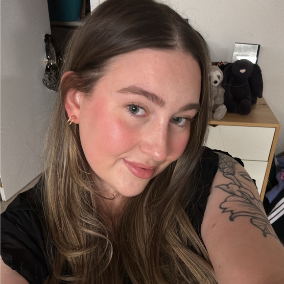 annie_teveniuk